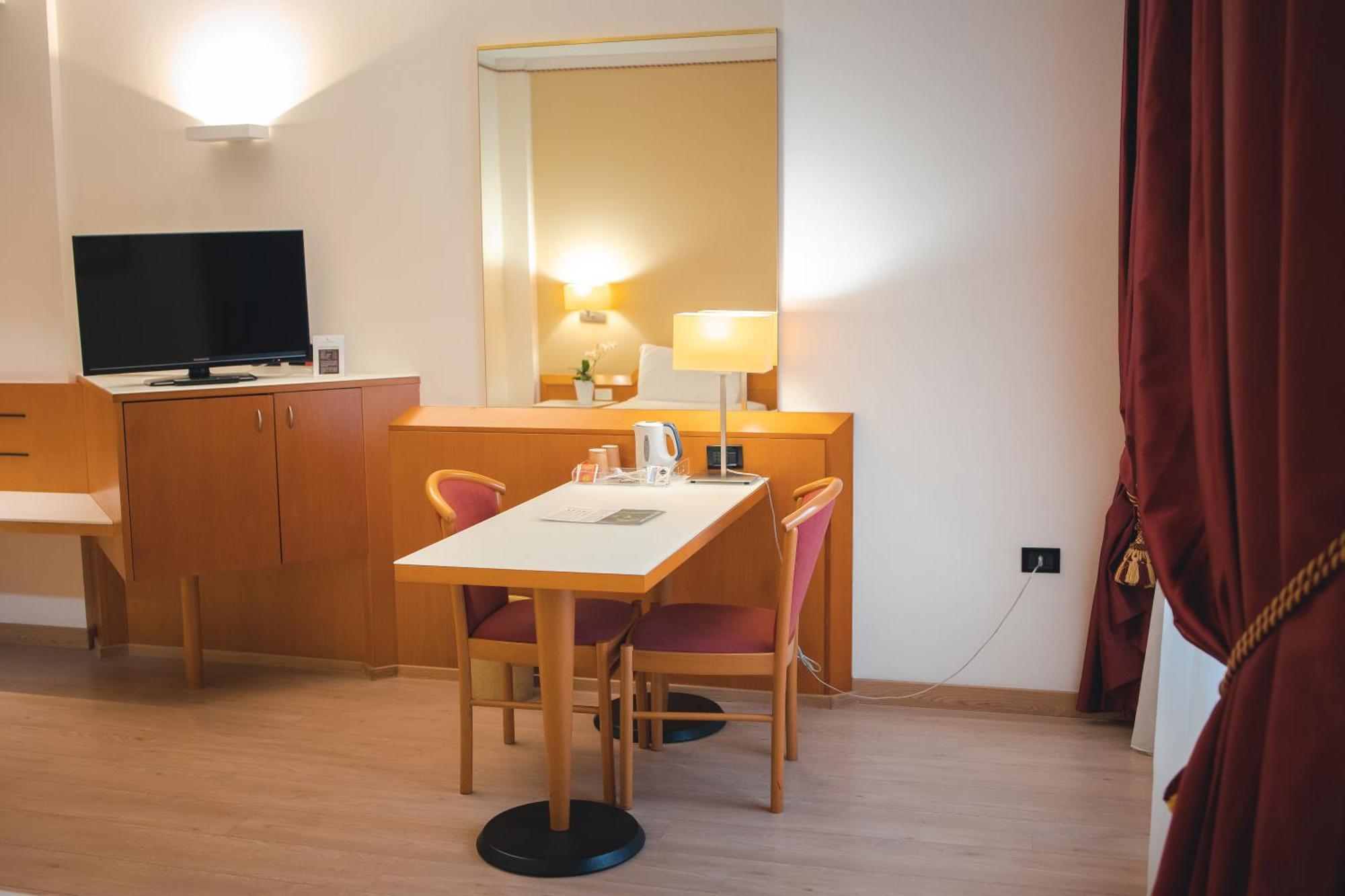 Best Western Mirage Hotel Fiera Paderno Dugnano Eksteriør billede